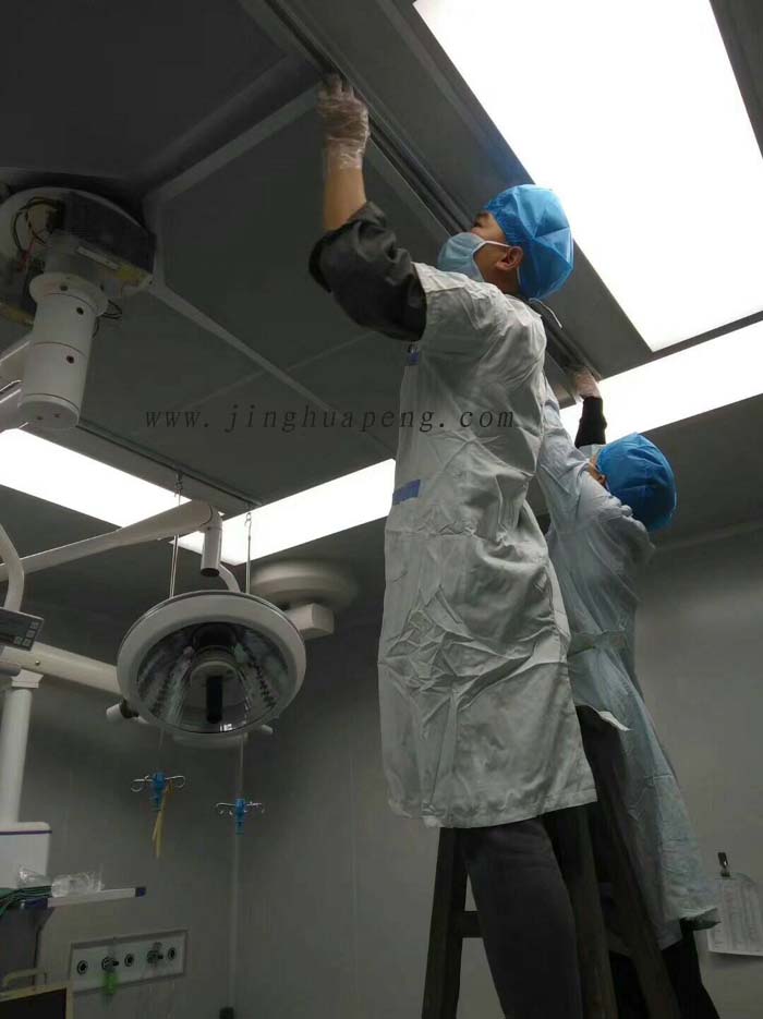 醫院潔凈手術室紙隔板高效空氣過濾器安裝完畢，封閉散流板
