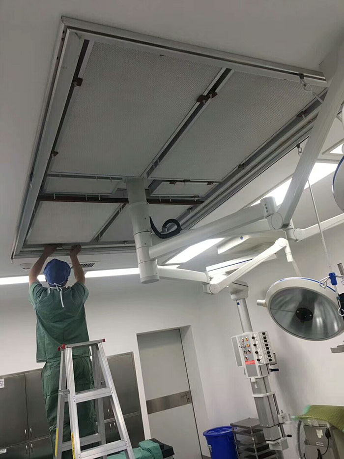 手術室潔凈層流送風天花高效過濾器更換現場實拍圖